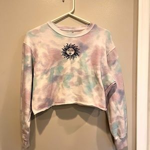 Hollister cropped Tie Dye Sweatshirt with Celestial Style Sun Embroidery 🌞